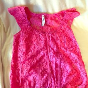 Fun lacy Aeropostale top M hot pink